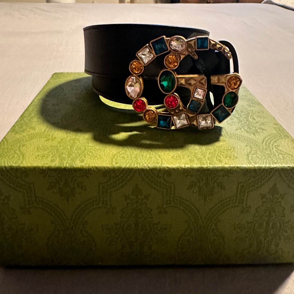 Gorgeous gemstone belt new